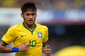 俱乐部提升球迷服务体验优化票务系统引导更便捷观赛流程，球赛售票